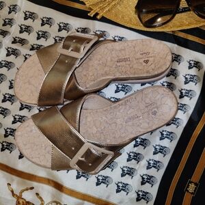 New 🆕 Cloudsteppers by Clark’s Rose Gold Strappy Slide Sandals, Size 6